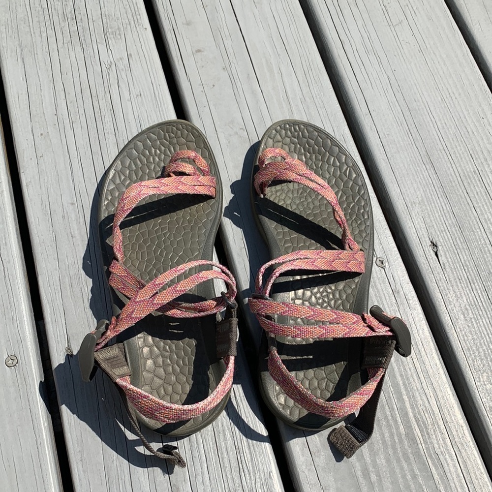 Super cute great condition womens chacos
